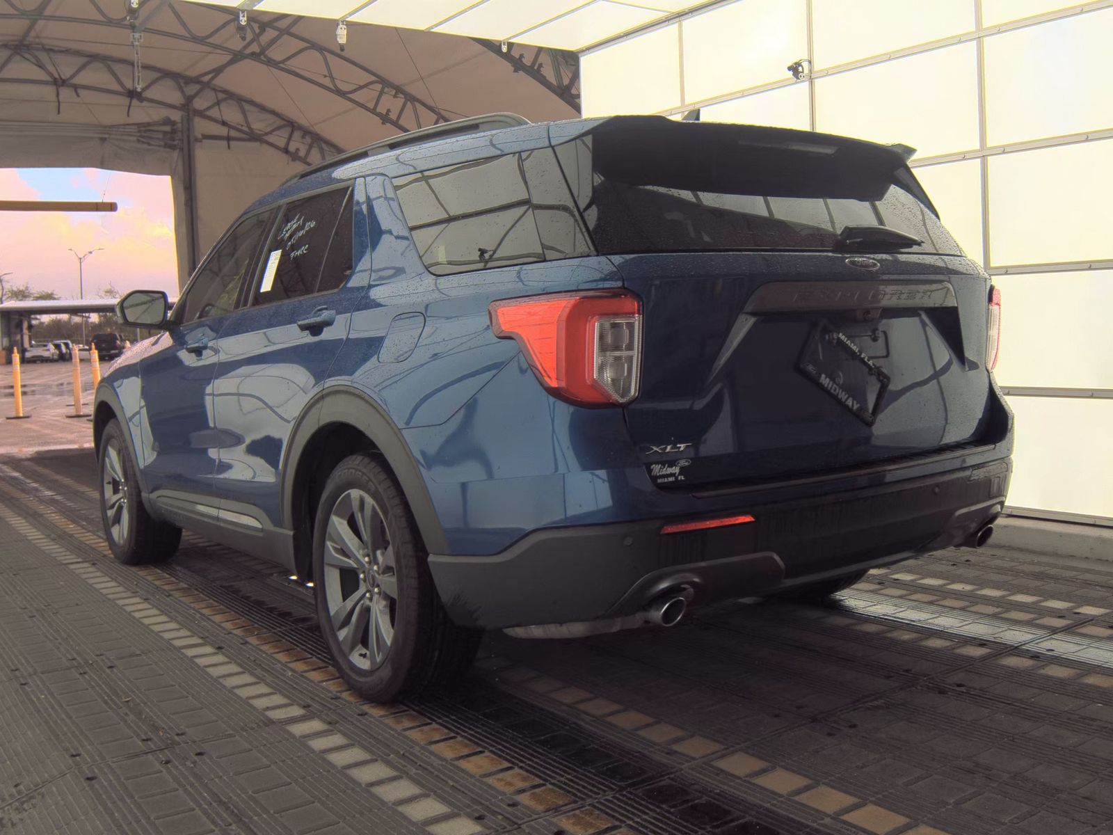 FORD EXPLORER - 9