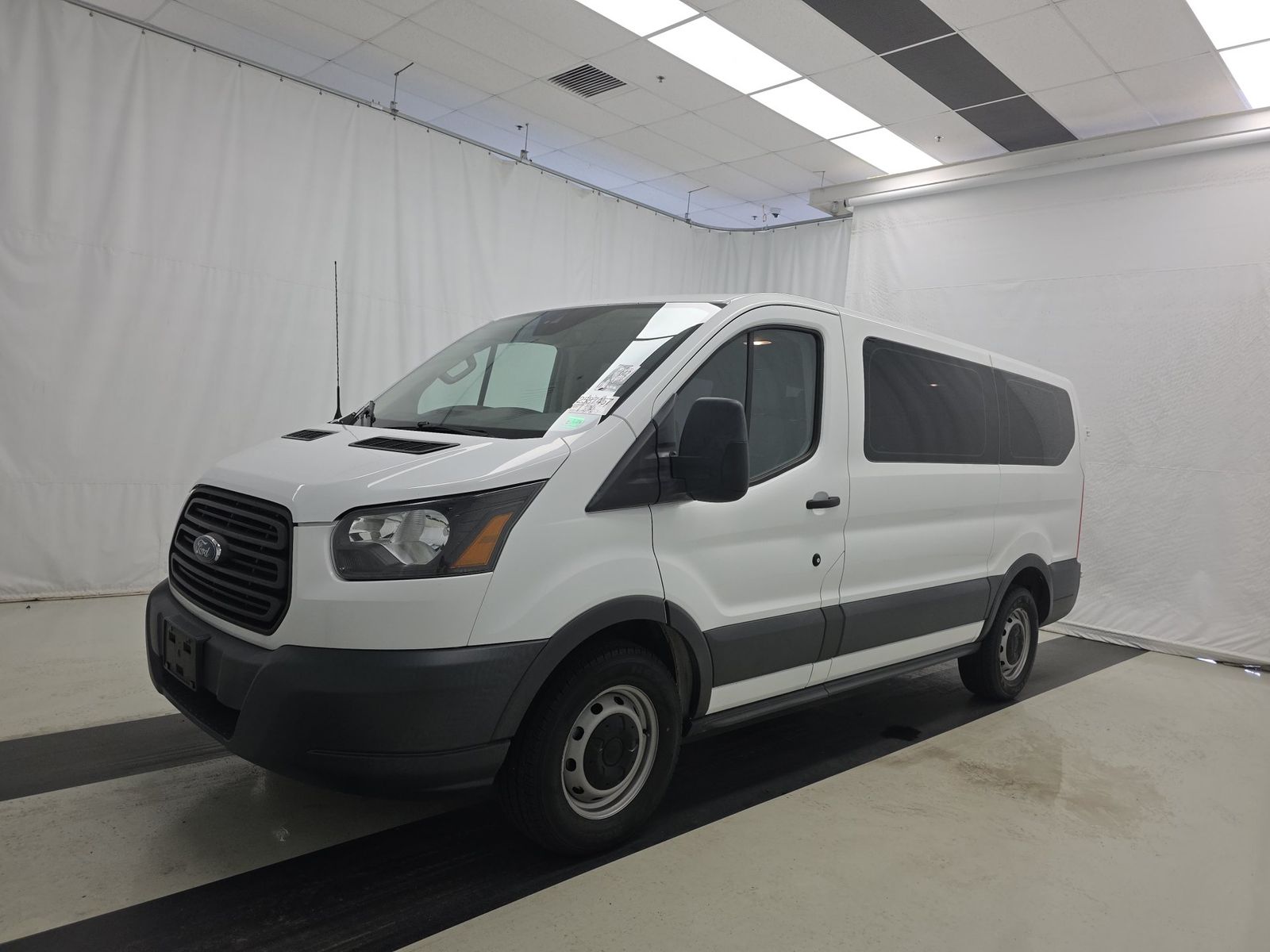 FORD TRANSIT 150 - 1