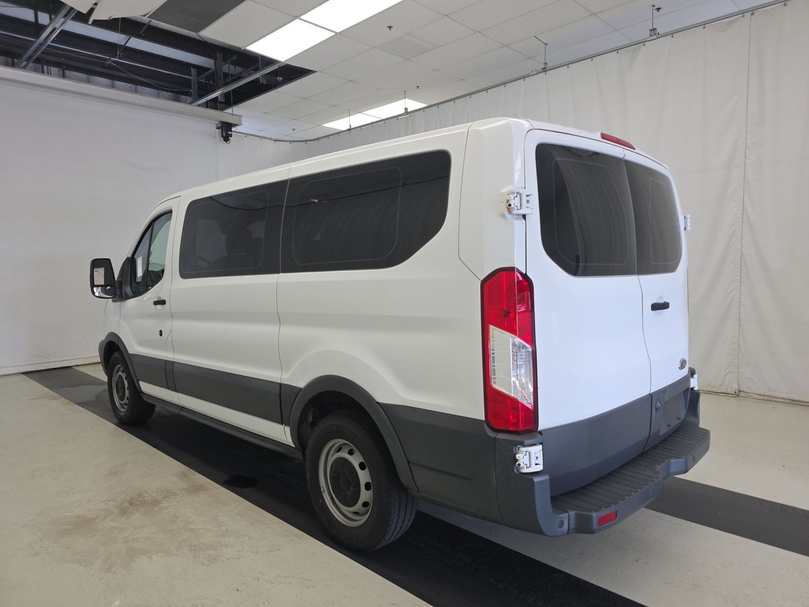 FORD TRANSIT 150 - 7