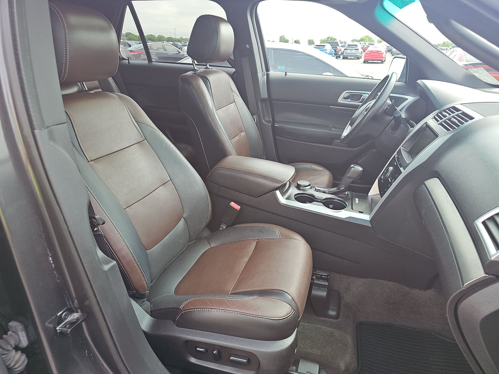 FORD EXPLORER - 9