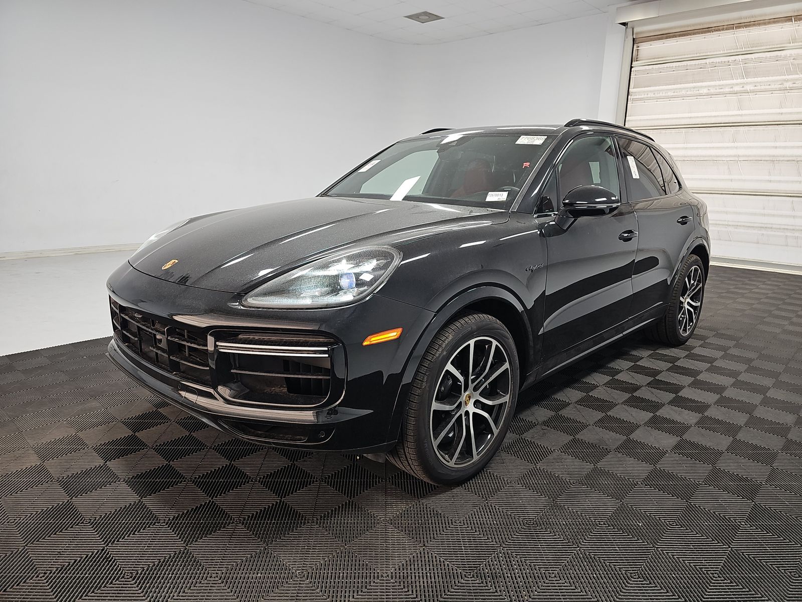 PORSCHE CAYENNE - 1