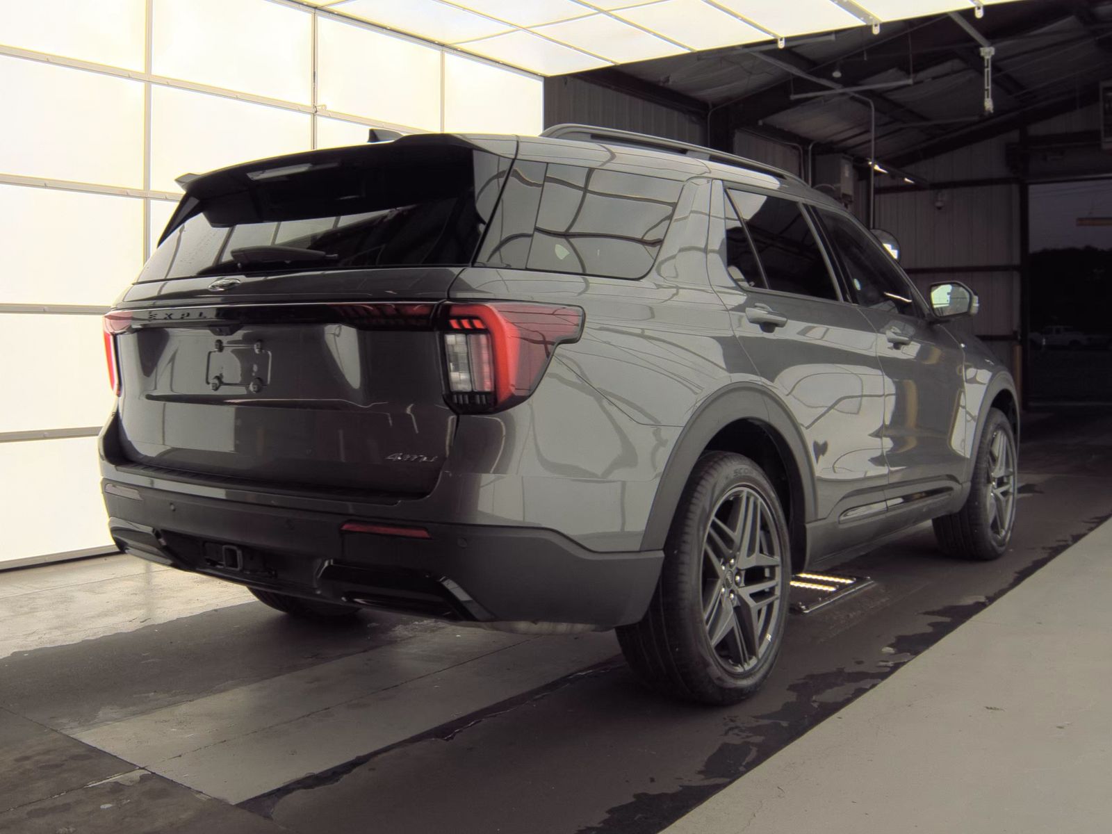 FORD EXPLORER - 6