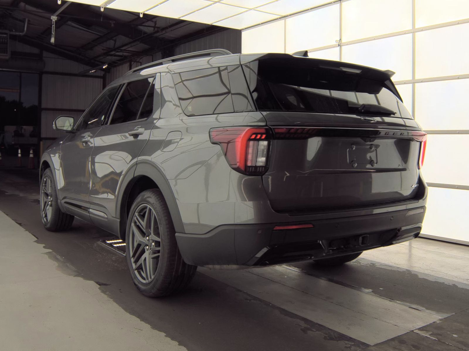 FORD EXPLORER - 9
