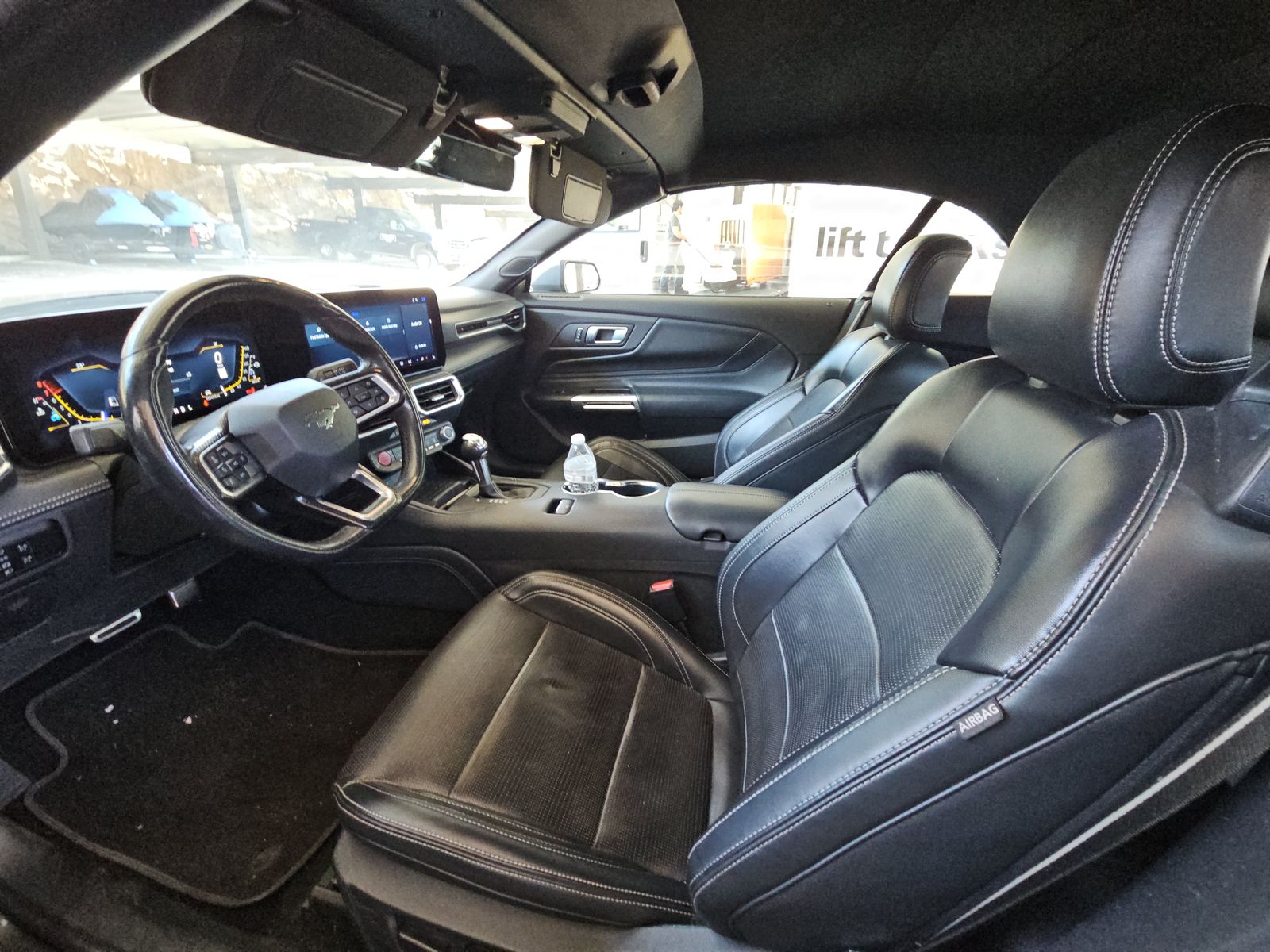 FORD MUSTANG - 8