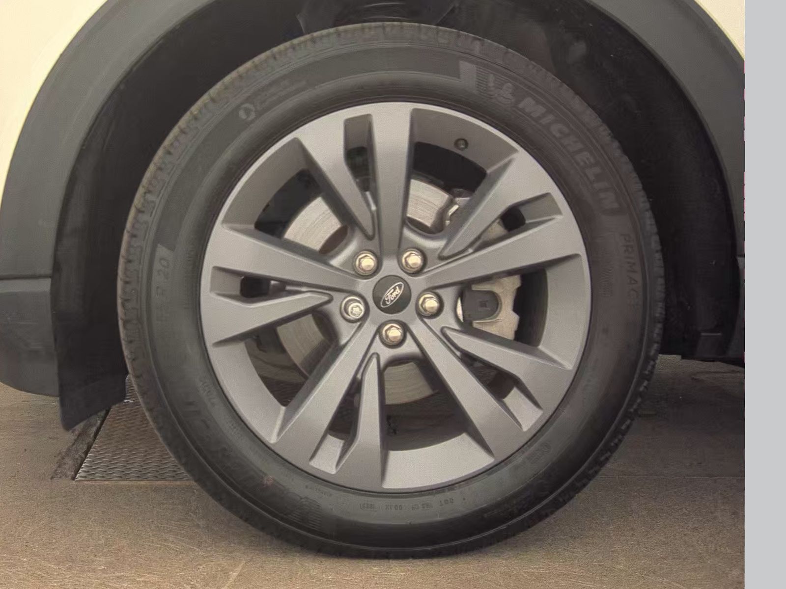 FORD EXPLORER - 10
