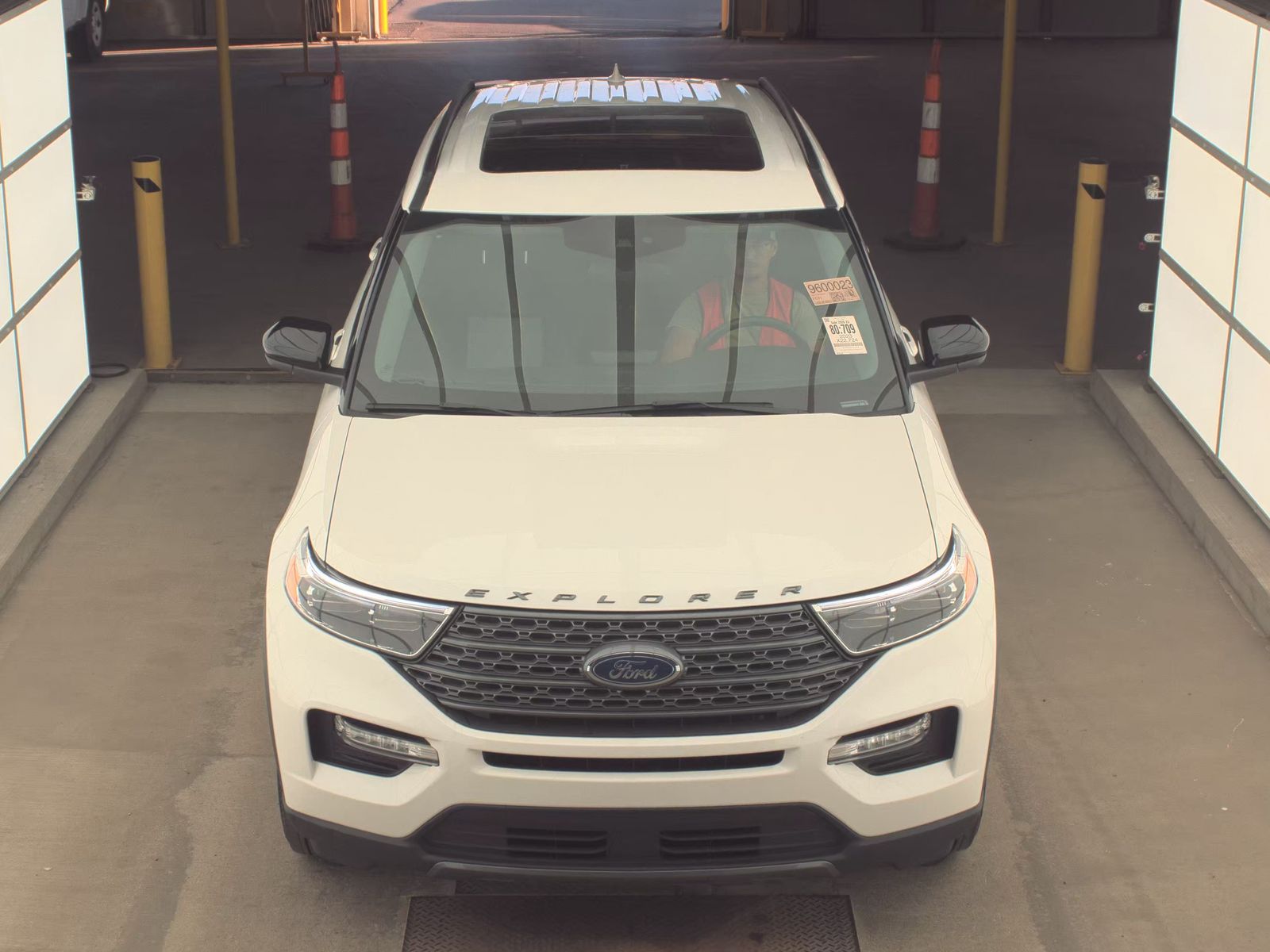FORD EXPLORER - 3