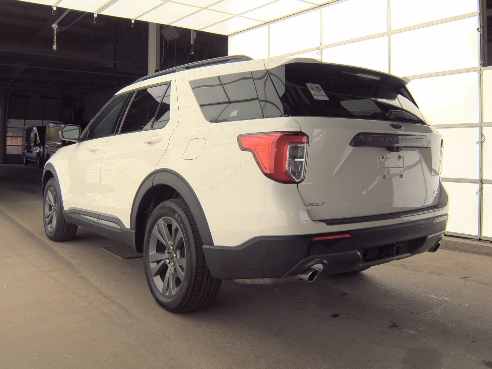 FORD EXPLORER - 9