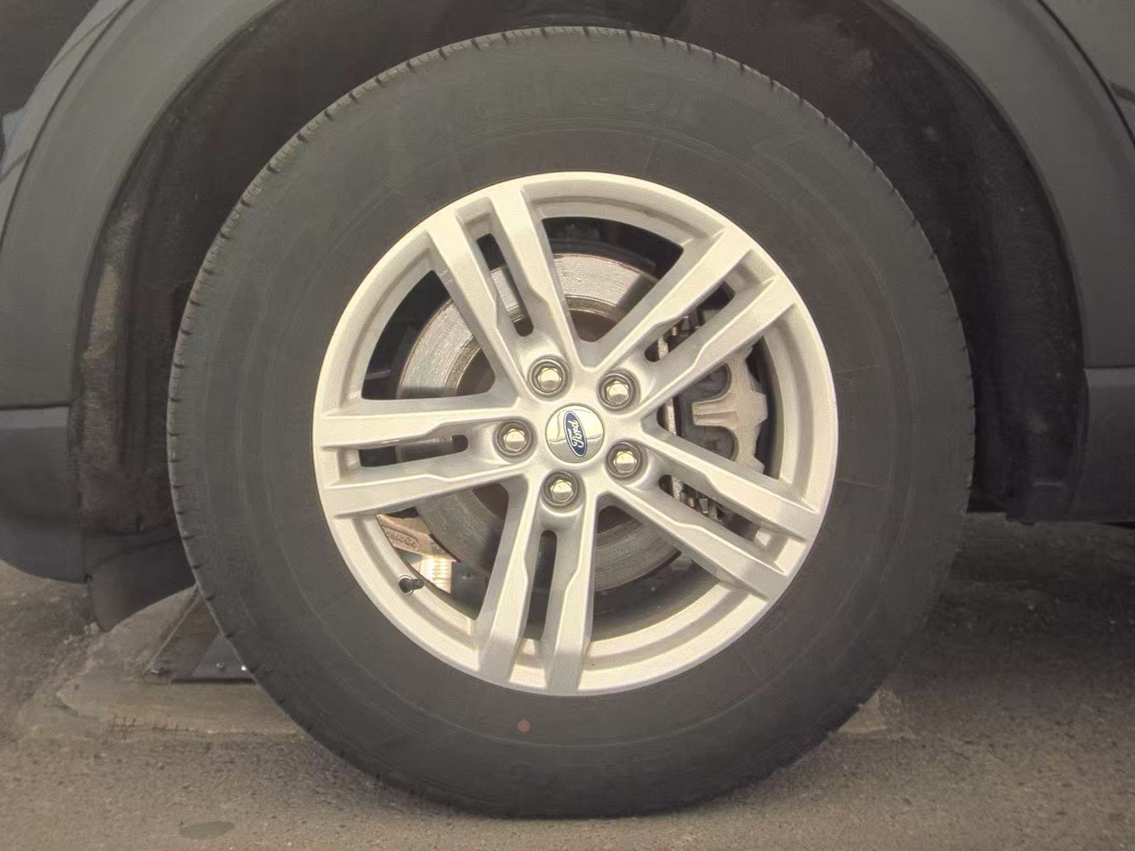 FORD EXPLORER - 10