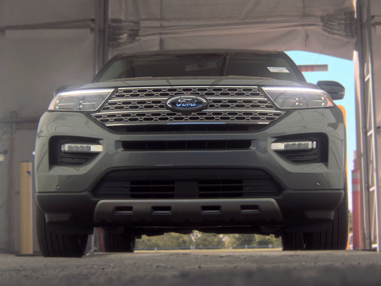 FORD EXPLORER - 4