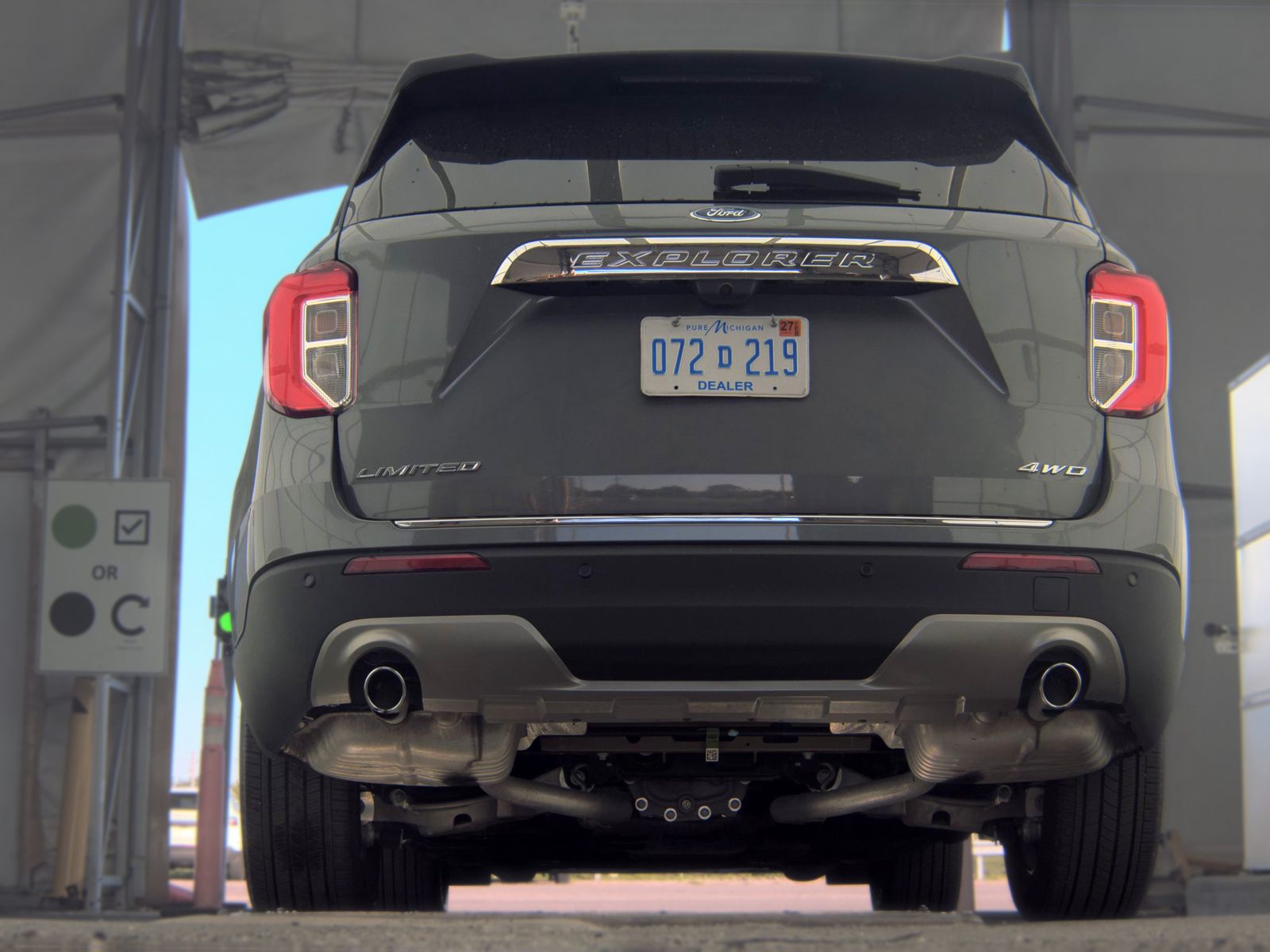 FORD EXPLORER - 8