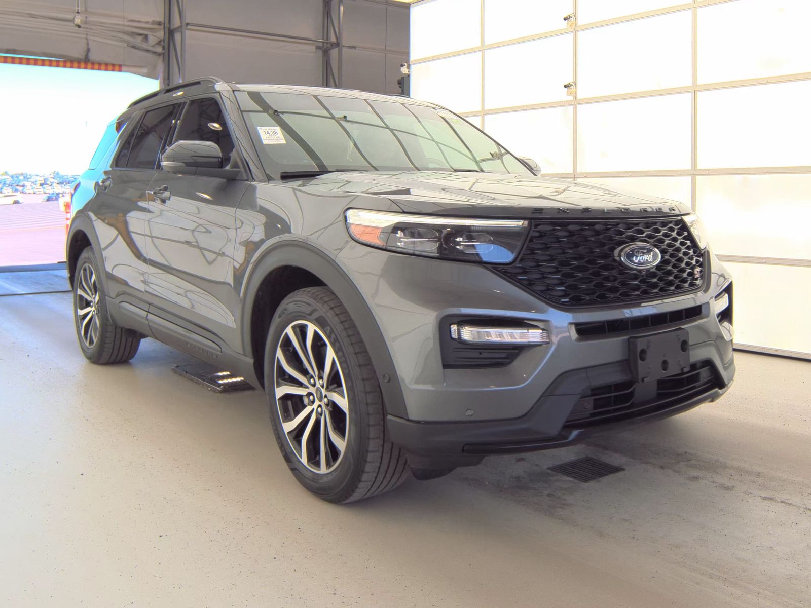 FORD EXPLORER - 4