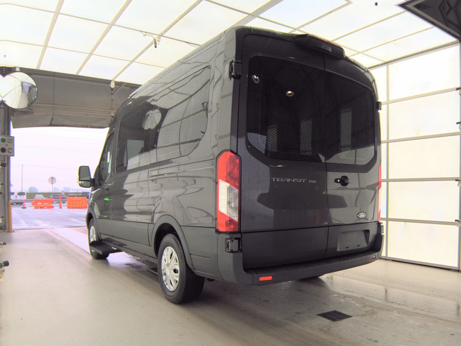 FORD TRANSIT 150 - 7