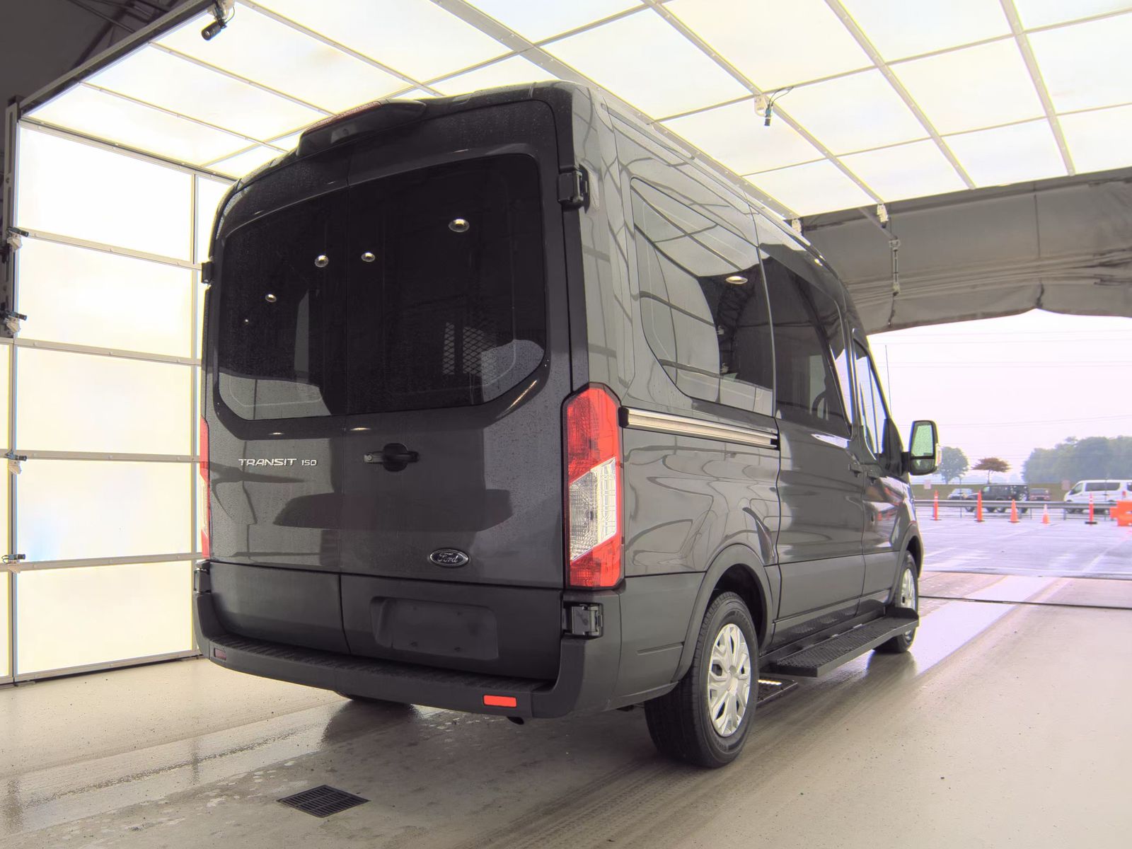 FORD TRANSIT 150 - 5