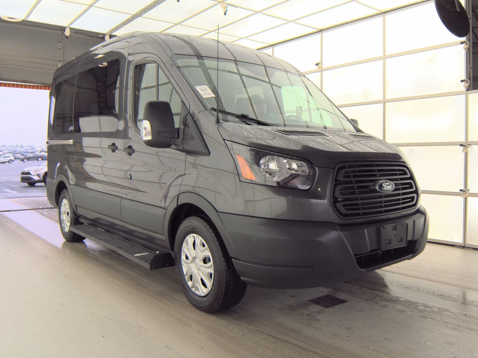 FORD TRANSIT 150 - 4