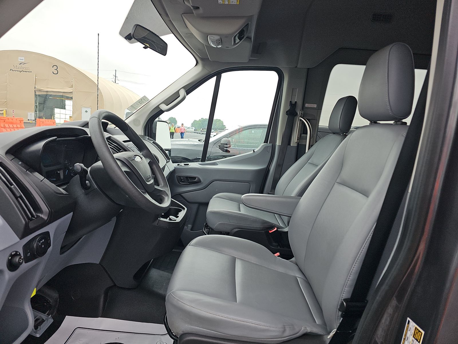 FORD TRANSIT 150 - 8