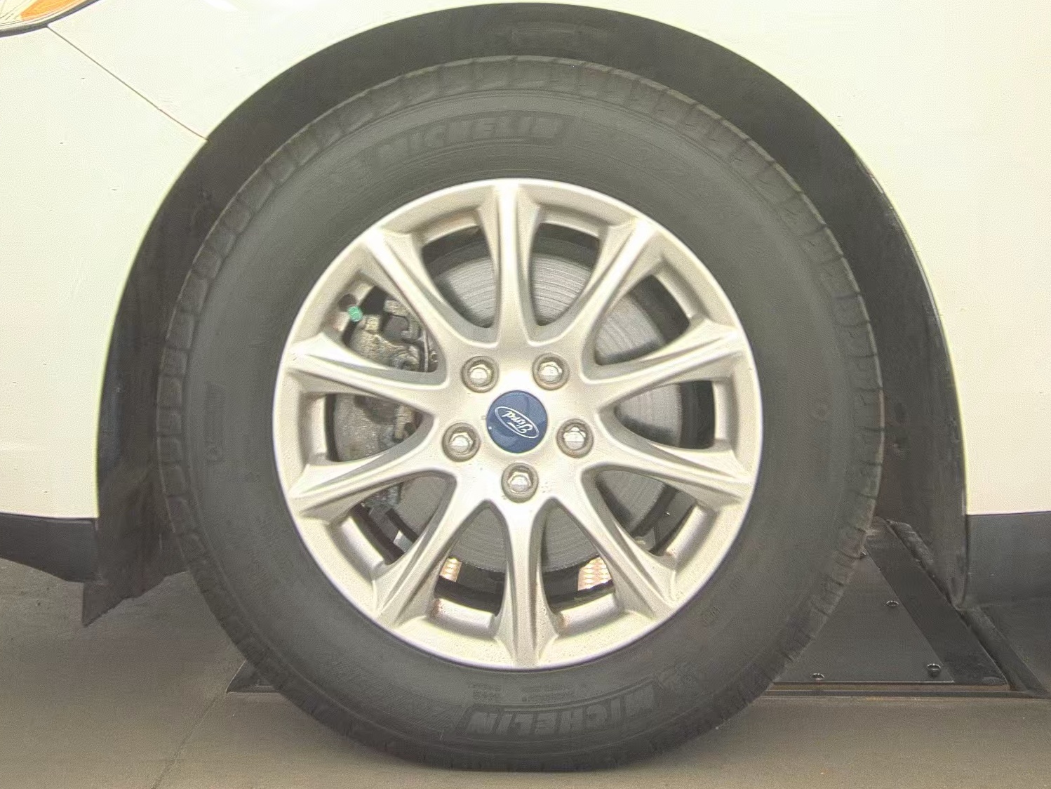 FORD FUSION - 10