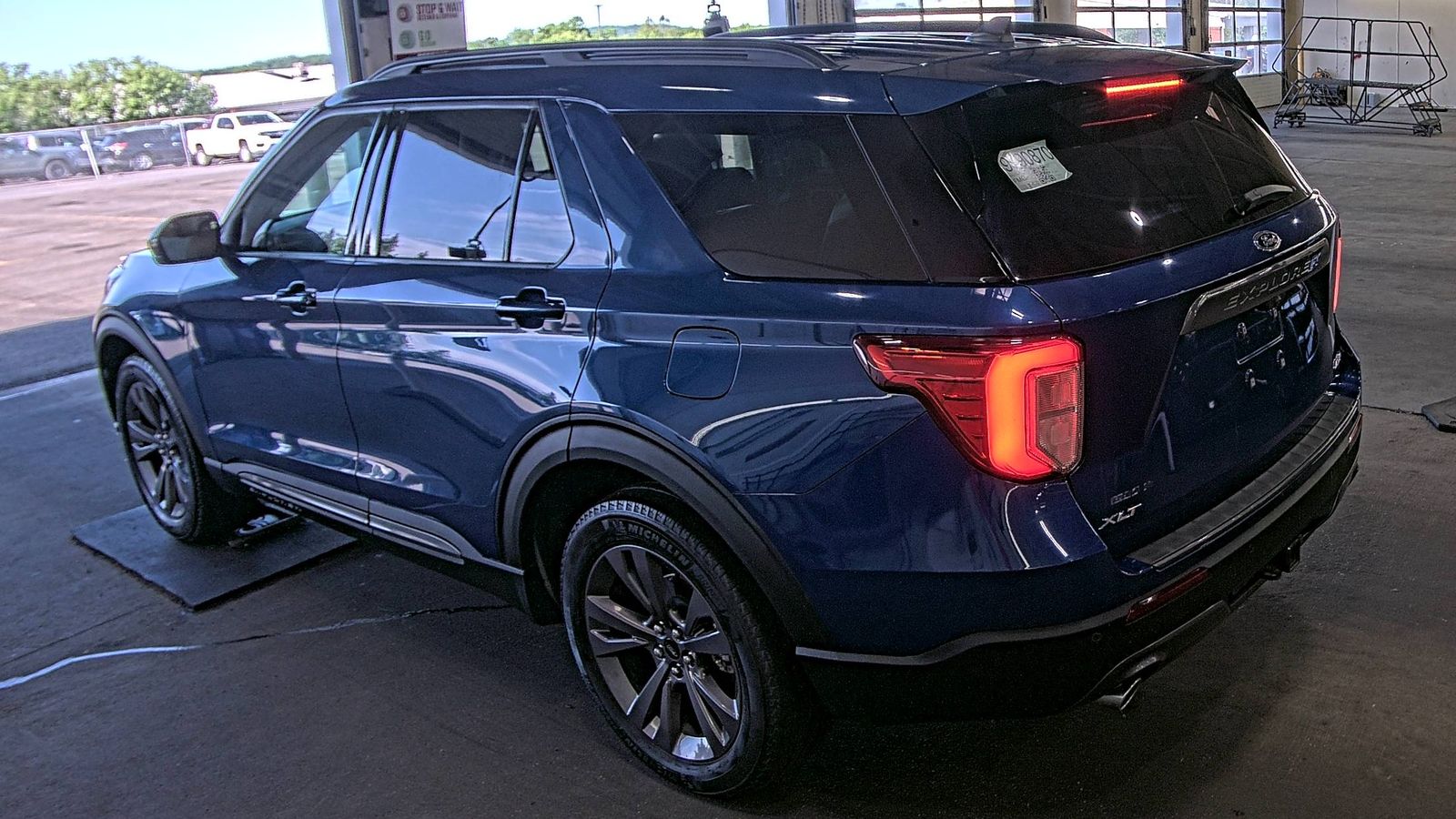 FORD EXPLORER - 7