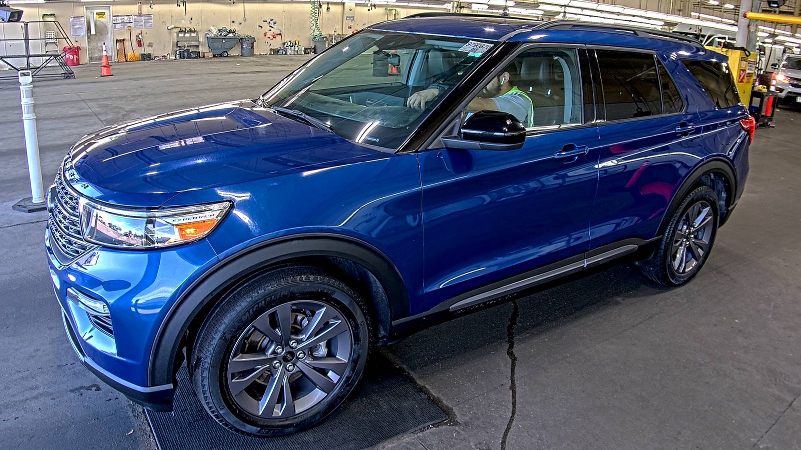 FORD EXPLORER - 1