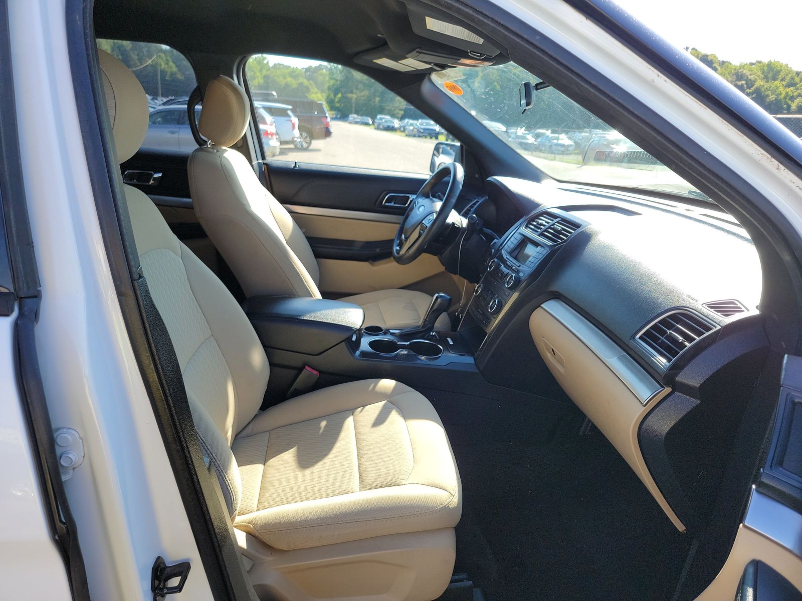 FORD EXPLORER - 9