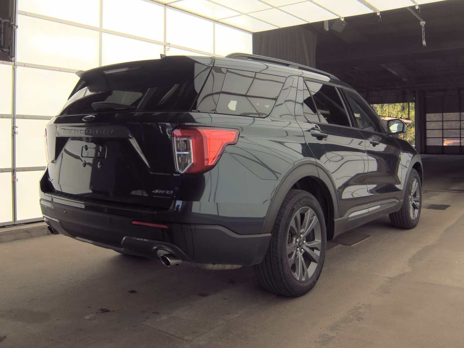 FORD EXPLORER - 6