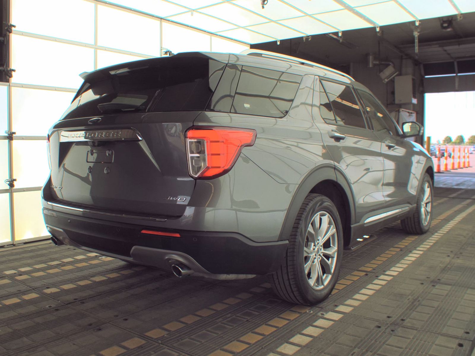 FORD EXPLORER - 6