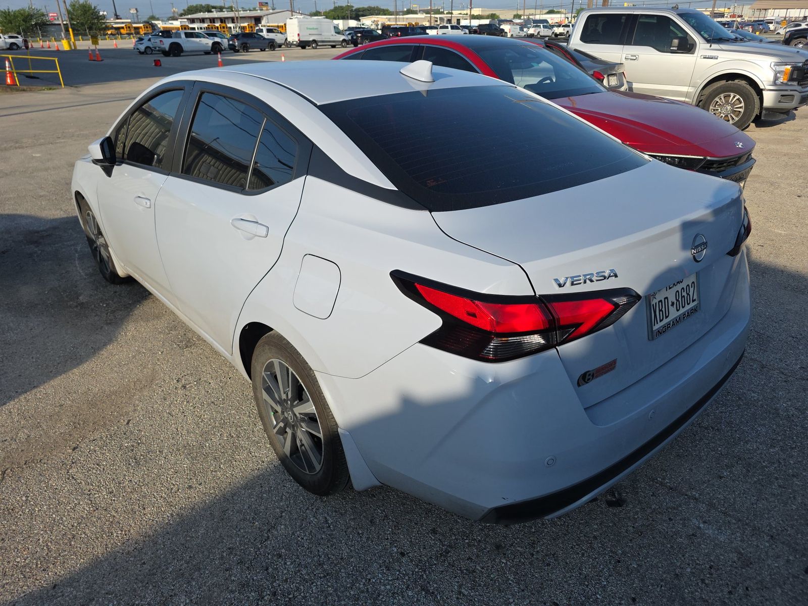 NISSAN VERSA - 7