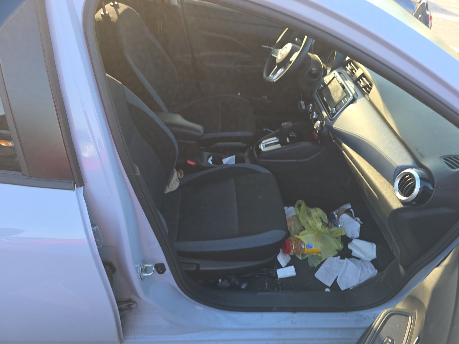 NISSAN VERSA - 9