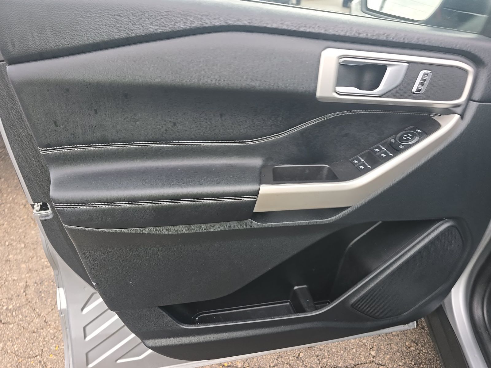 FORD EXPLORER - 10