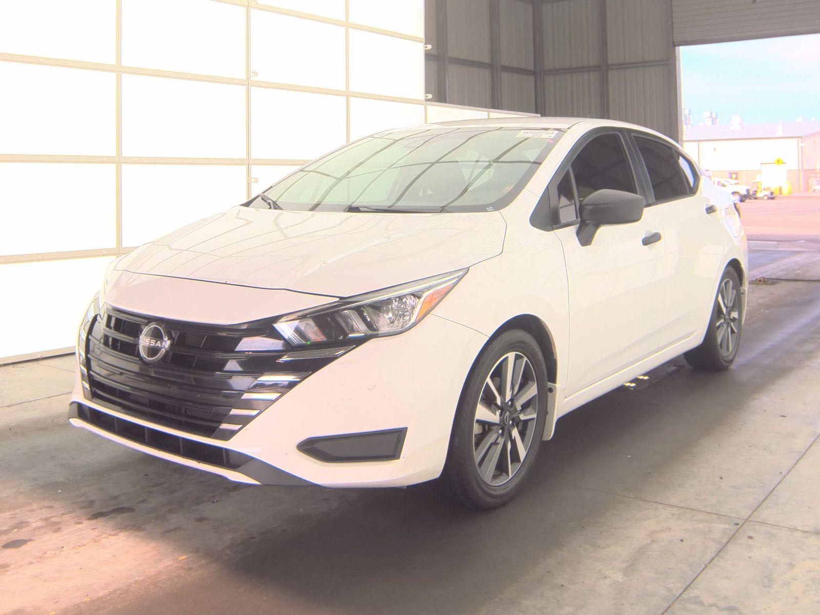 NISSAN VERSA - 1