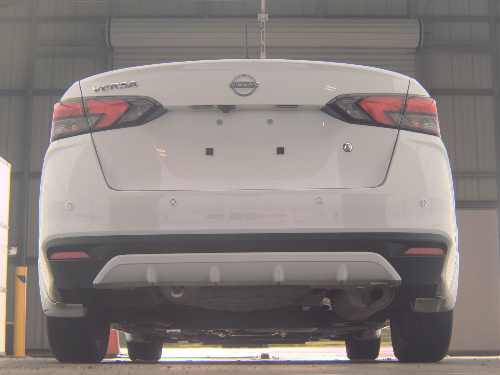 NISSAN VERSA - 8