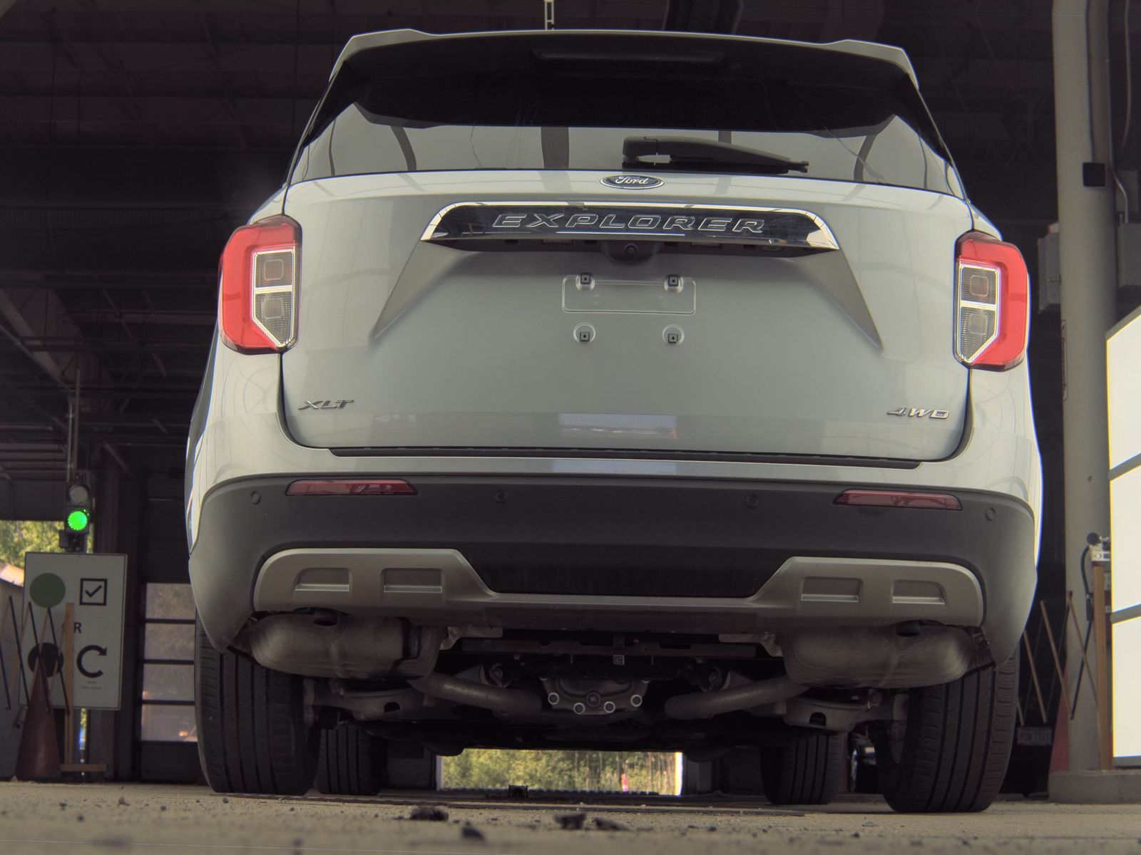 FORD EXPLORER - 8