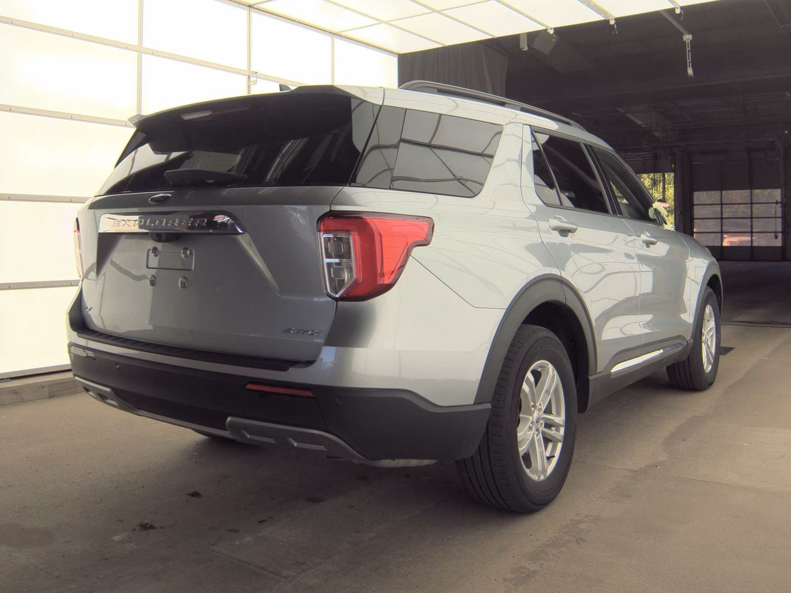 FORD EXPLORER - 6
