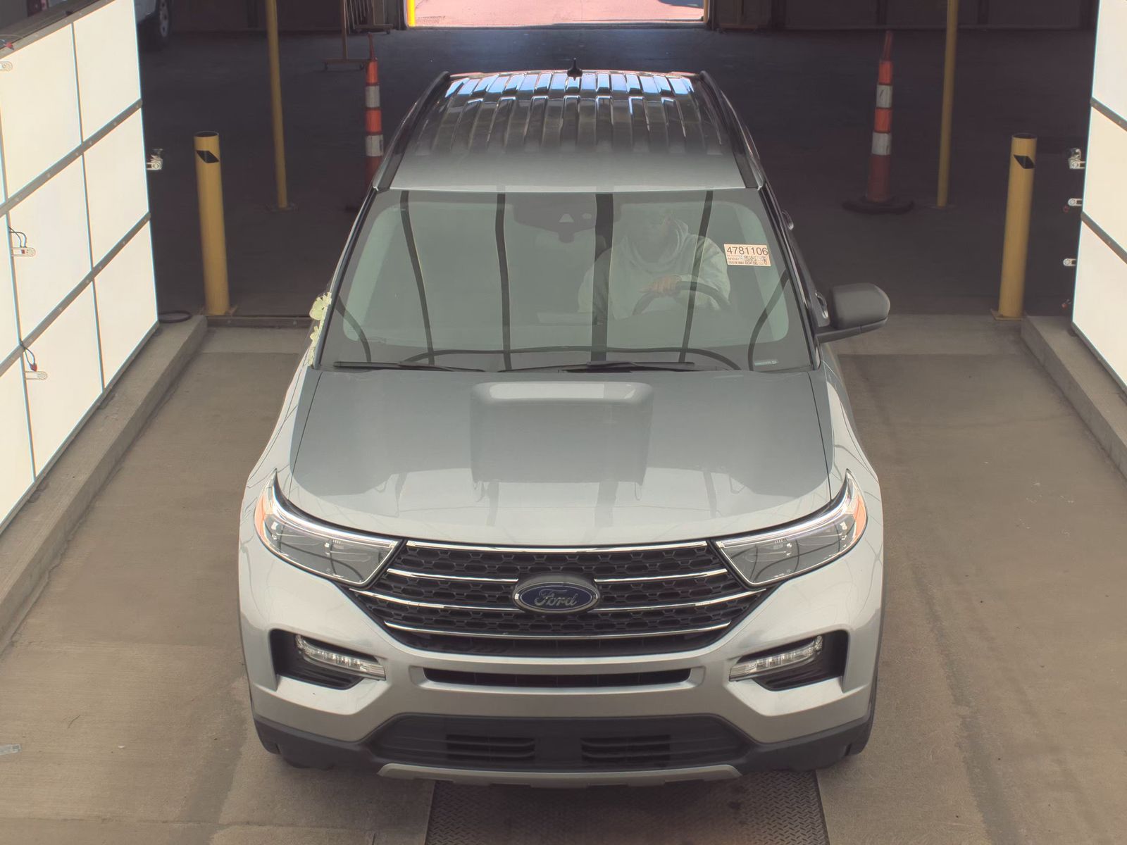 FORD EXPLORER - 3
