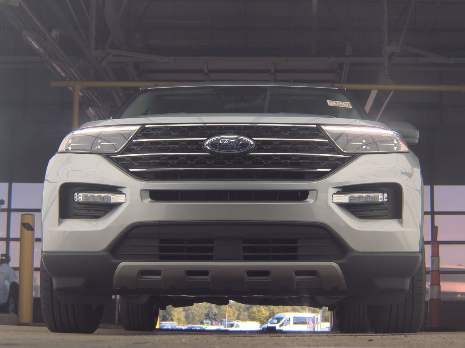 FORD EXPLORER - 4