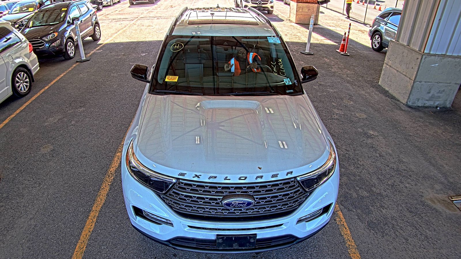 FORD EXPLORER - 3