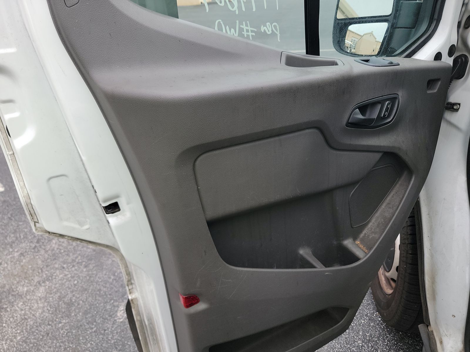 FORD TRANSIT 150 - 10