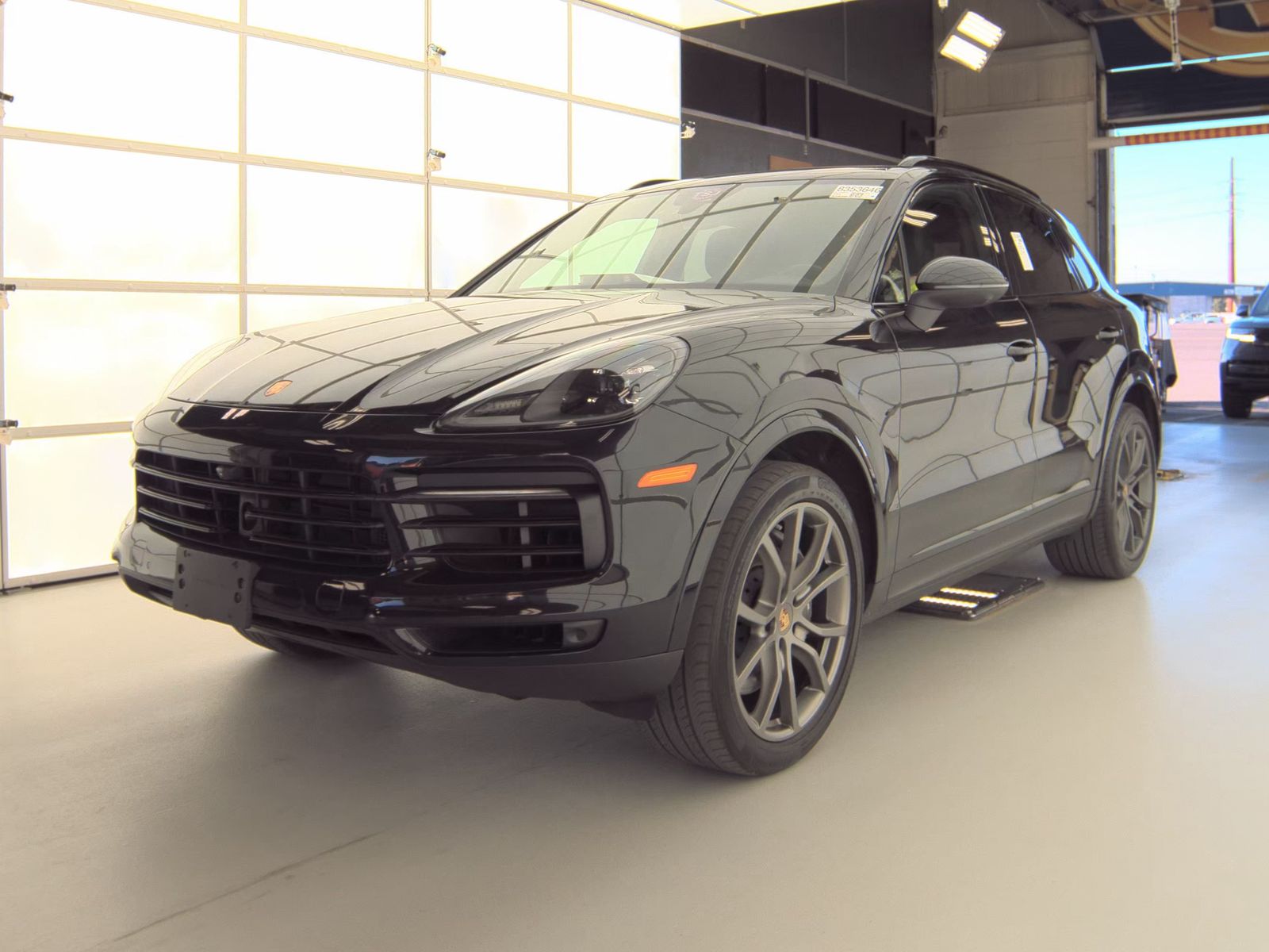 PORSCHE CAYENNE - 1