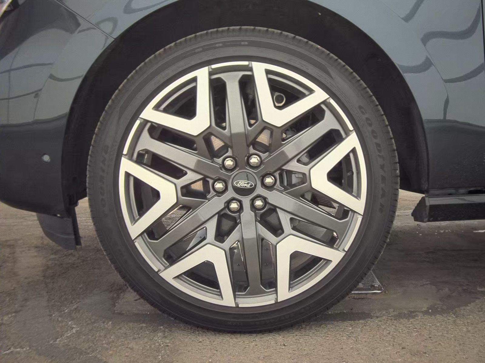 FORD EXPEDITION - 10