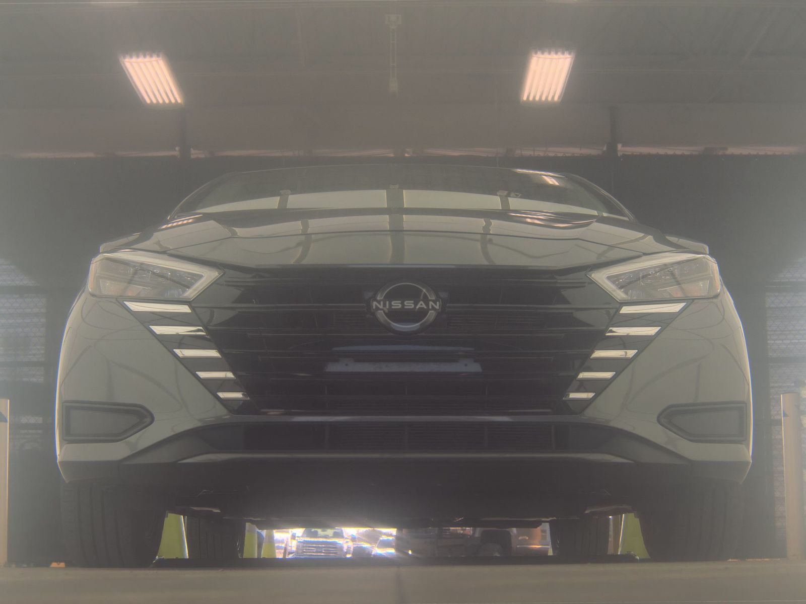 NISSAN VERSA - 4