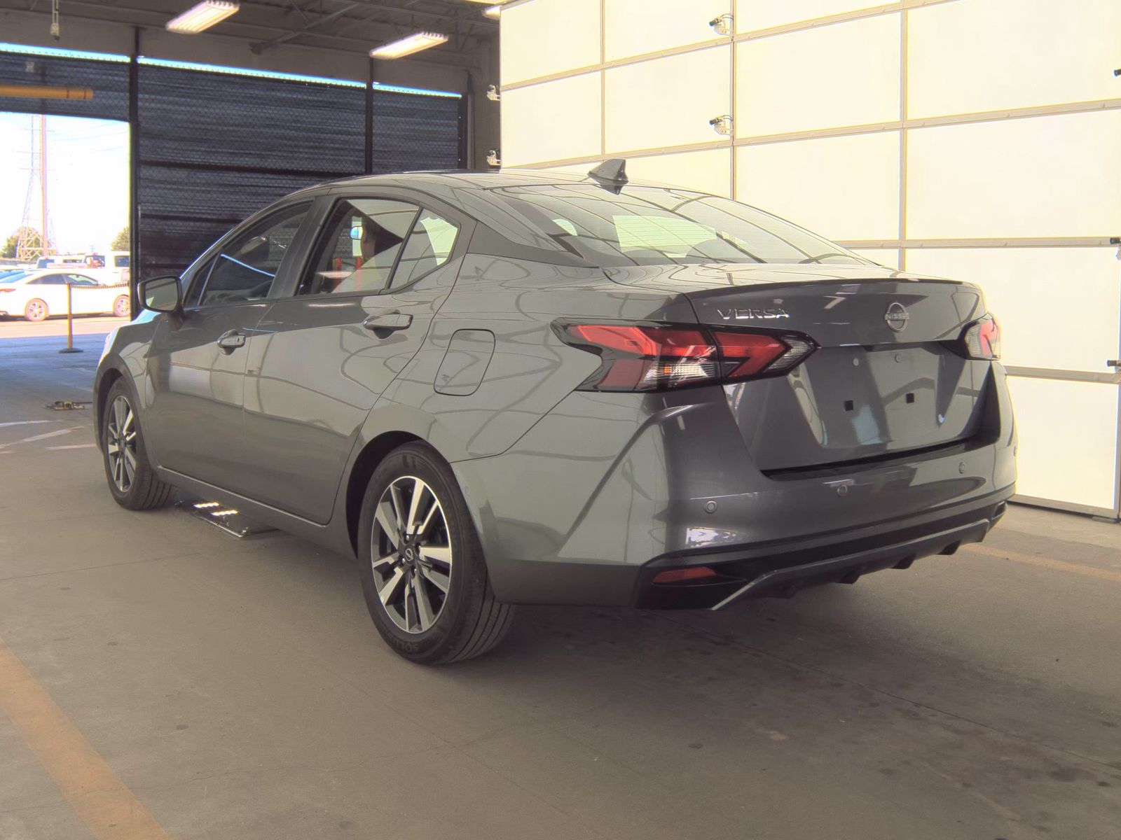 NISSAN VERSA - 9
