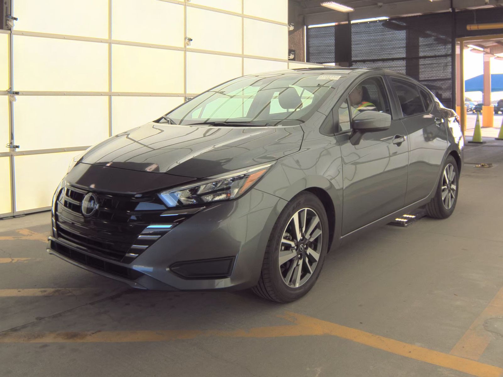 NISSAN VERSA - 1