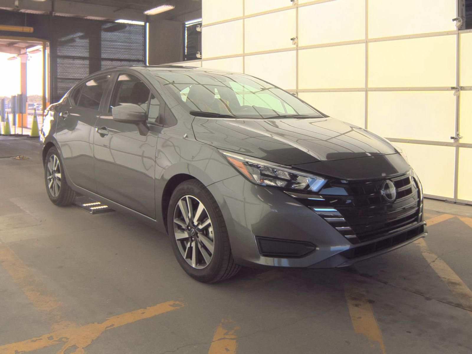 NISSAN VERSA - 5