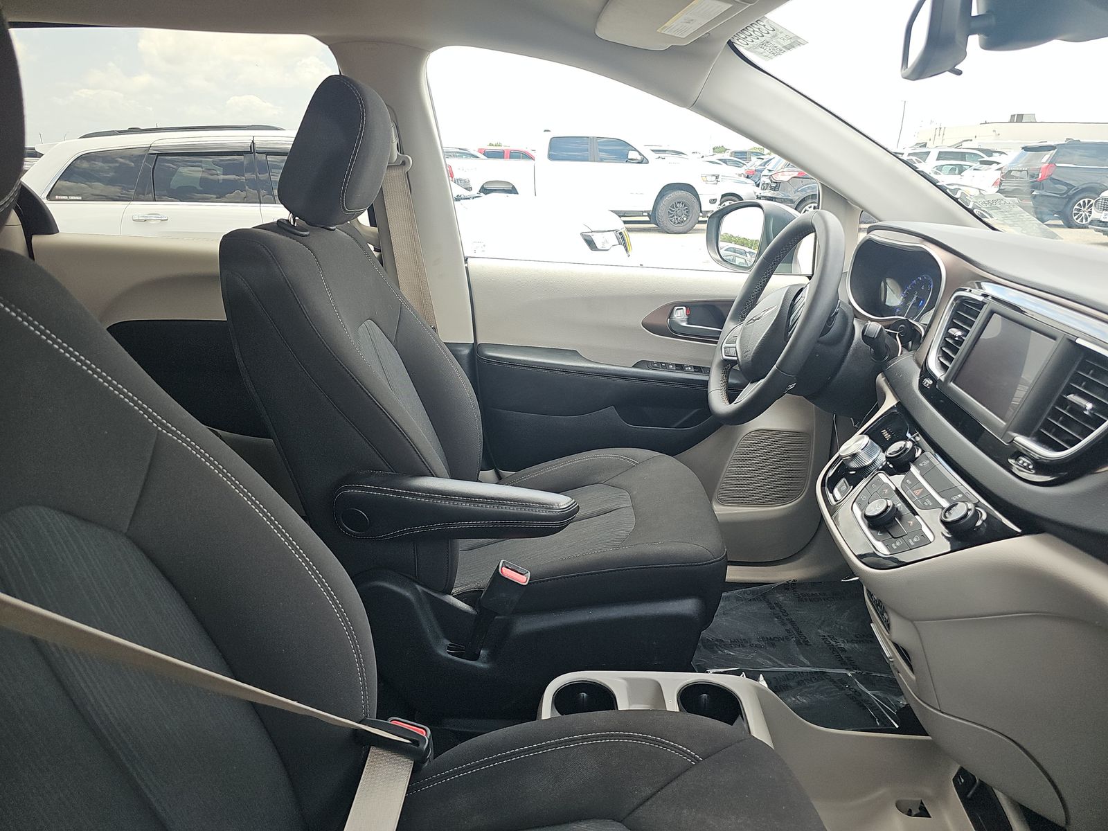 CHRYSLER VOYAGER - 9