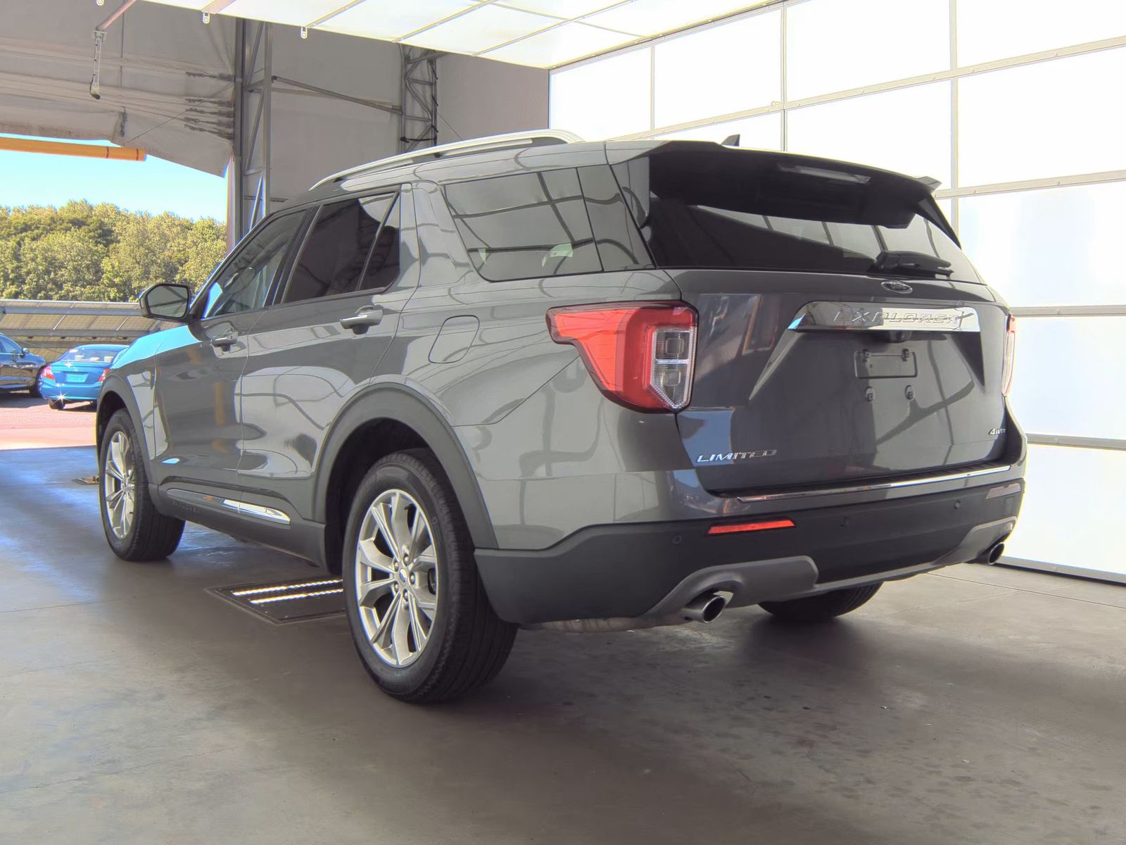 FORD EXPLORER - 9