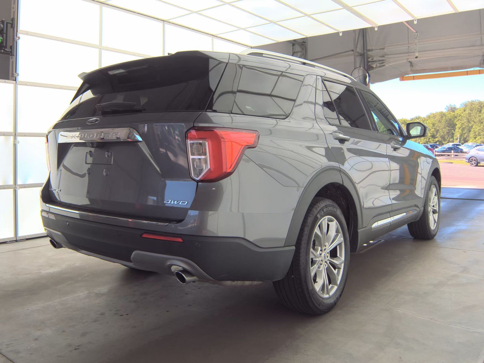 FORD EXPLORER - 6