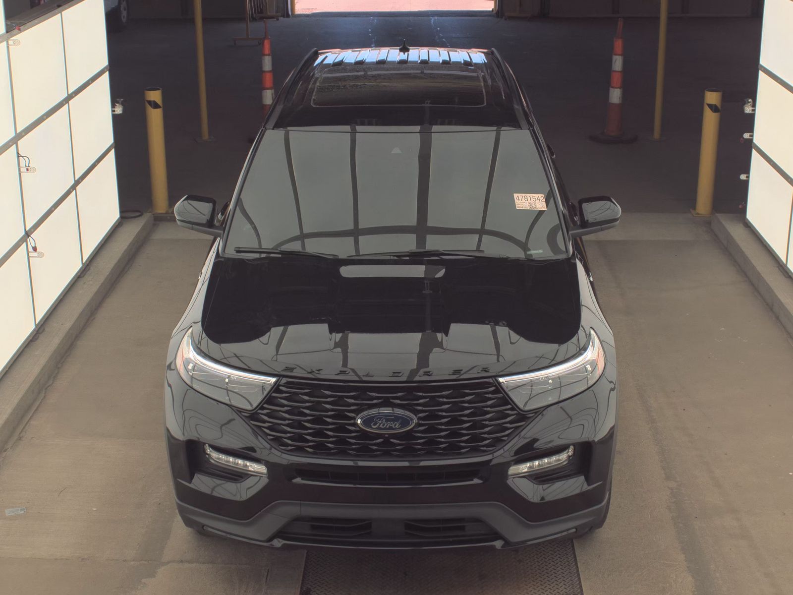 FORD EXPLORER - 3