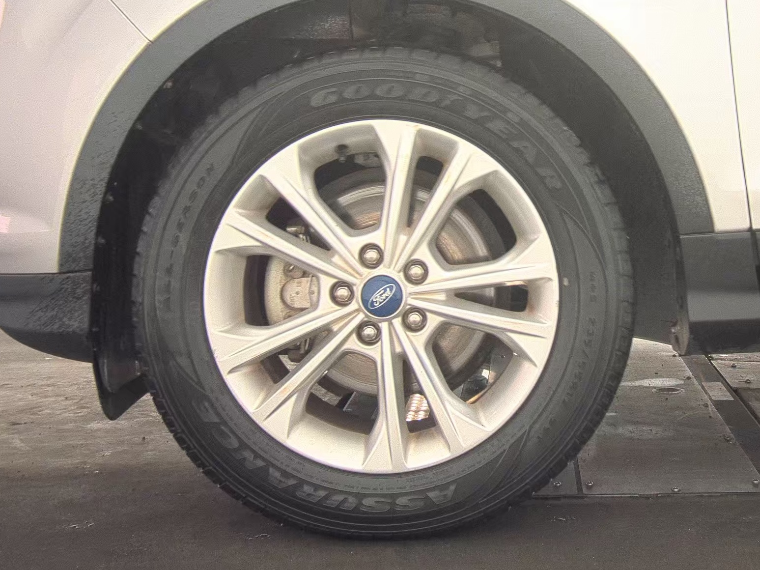 FORD ESCAPE - 10