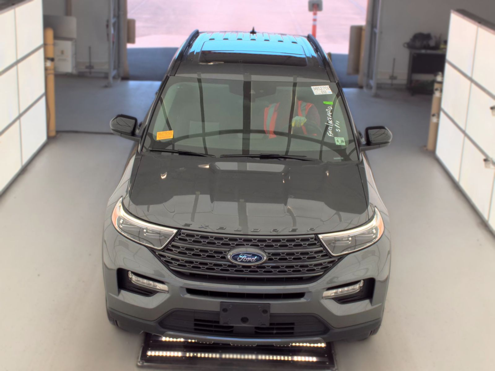 FORD EXPLORER - 3