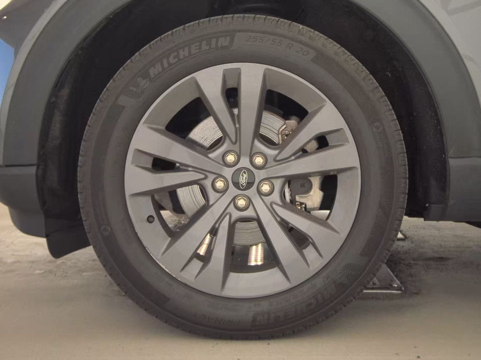 FORD EXPLORER - 10