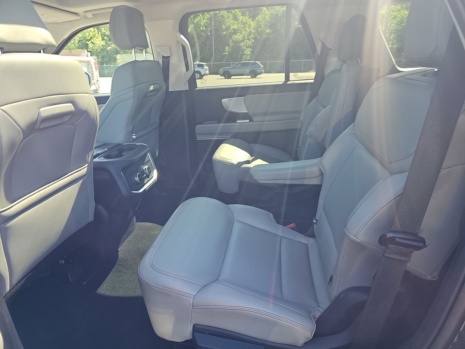 FORD EXPEDITION - 8